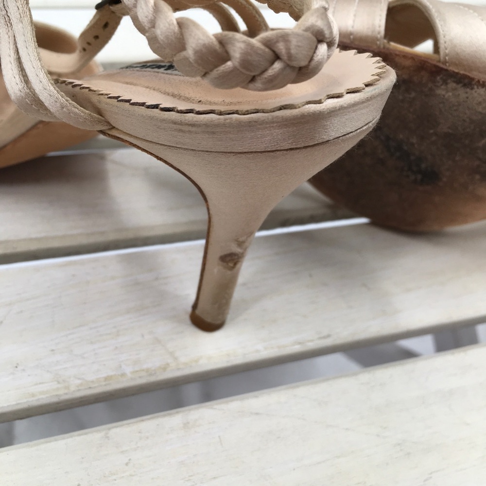 - ⬇️$225 Manolo Blahnik Heels 8 - Picture 7 of 16